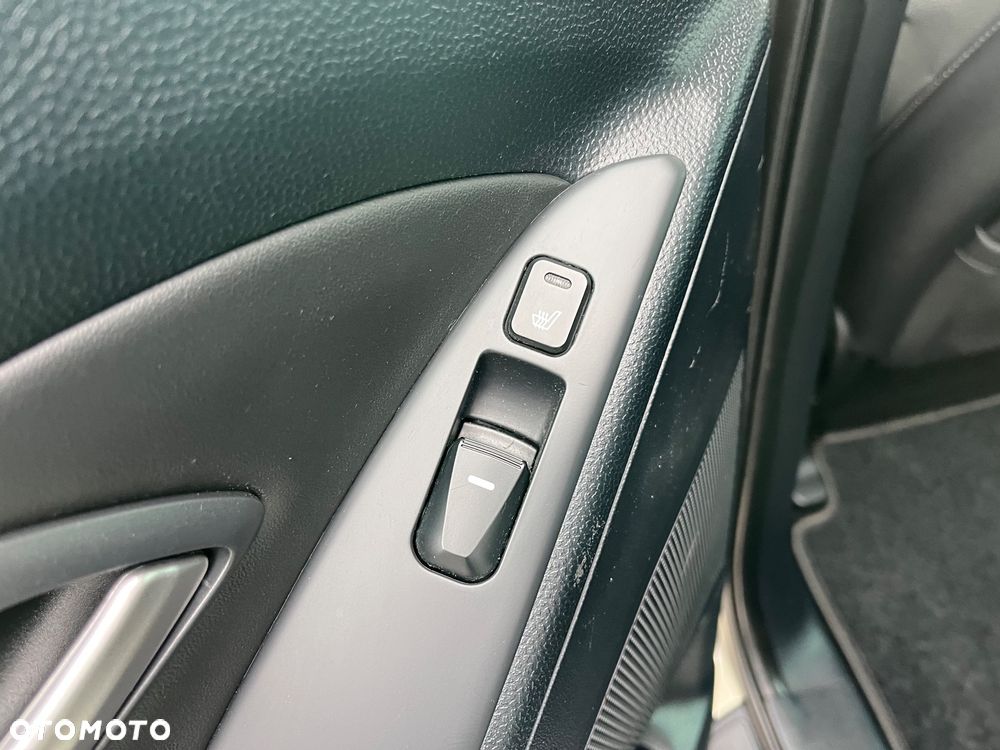 Hyundai ix35 2.0 CRDi Premium 2WD - 21