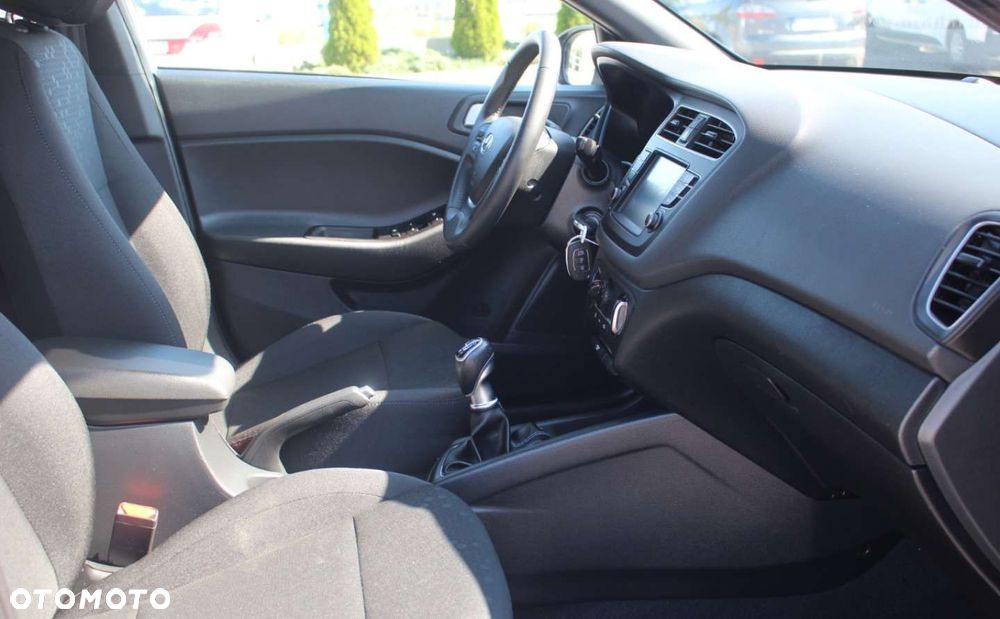 Hyundai i20 - 14