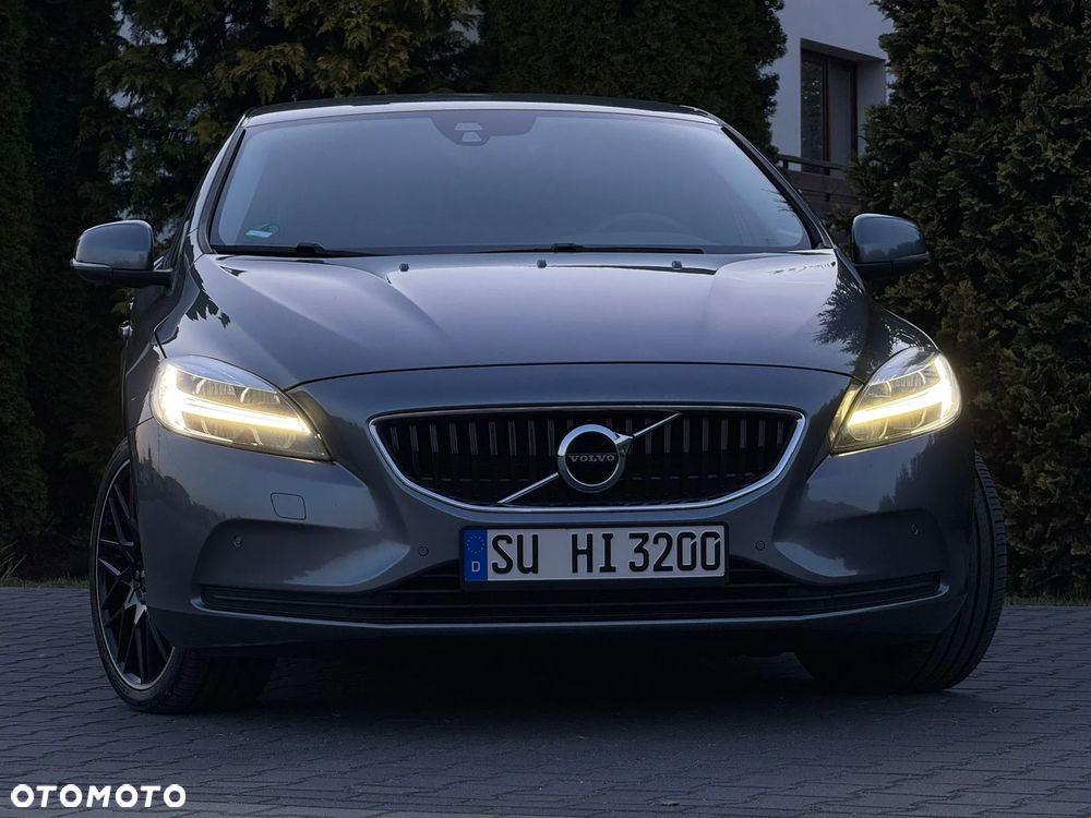 Volvo V40 D2 Drive-E Summum - 1