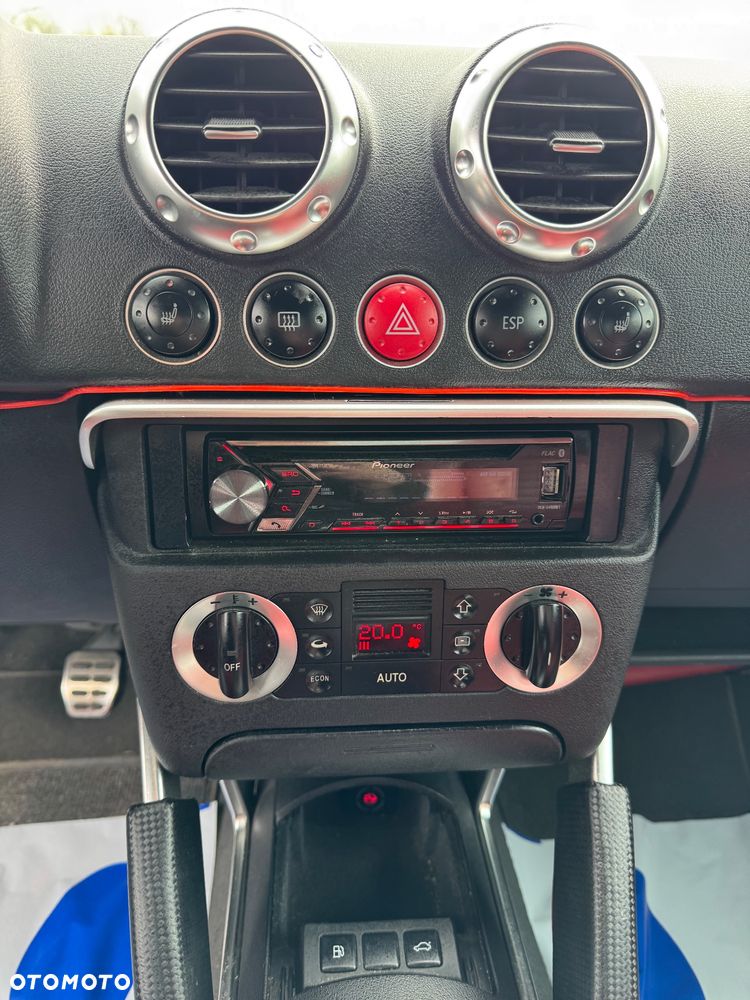 Audi TT Coupé 1.8T - 16