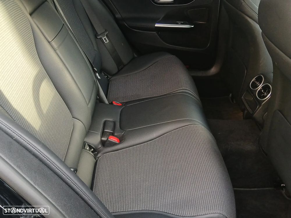 Mercedes-Benz C 300 e T 9G-TRONIC Avantgarde - 19