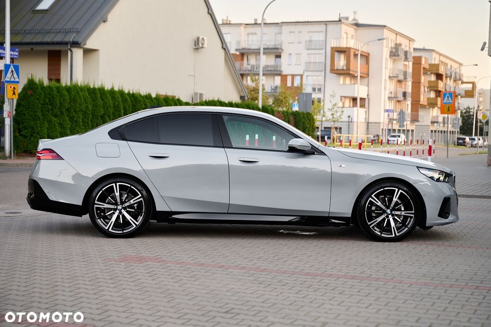 BMW Seria 5 520d xDrive - 14