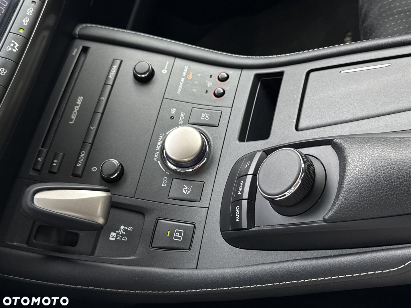 Lexus CT - 19