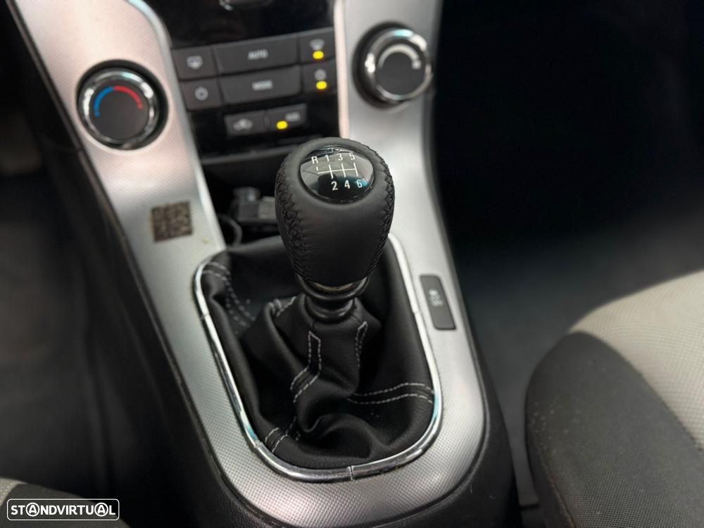 Chevrolet Cruze 2.0 VCDi LTZ EP - 27