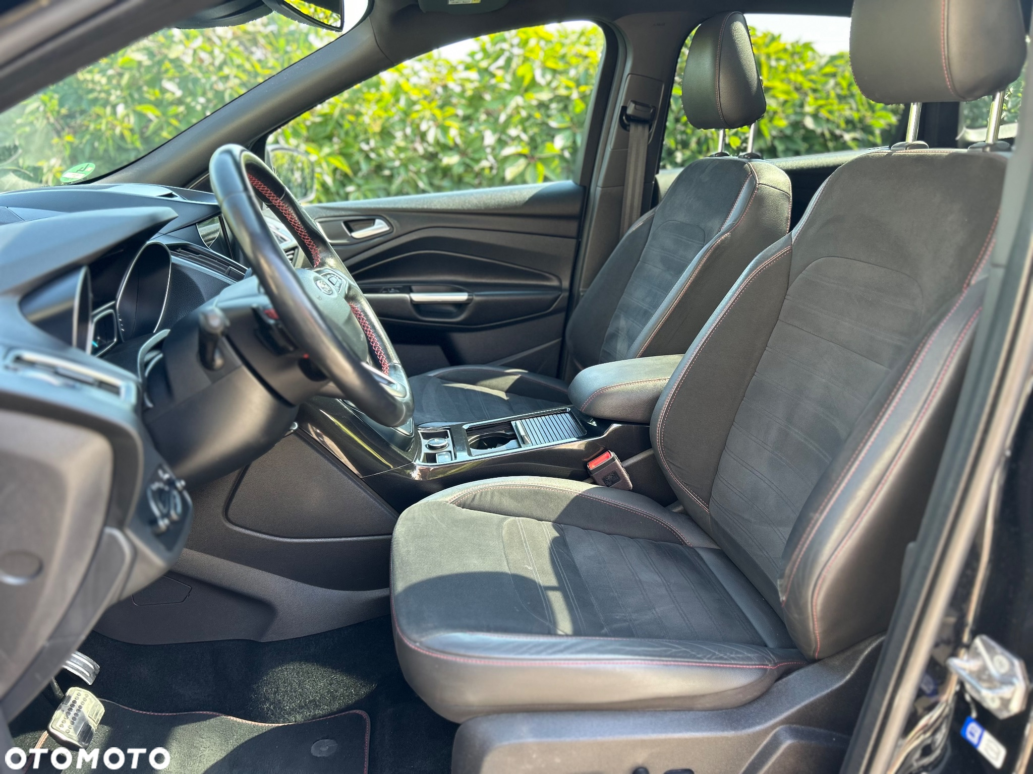 Ford Kuga 2.0 TDCi 4x4 ST-Line - 26
