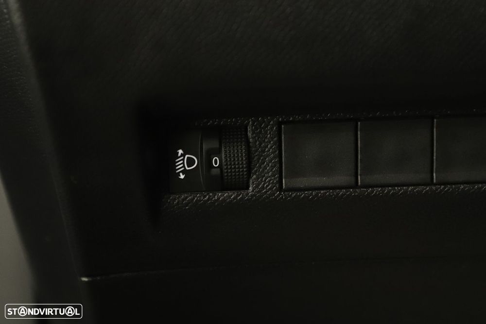 Peugeot 2008 1.2 PureTech Allure - 21