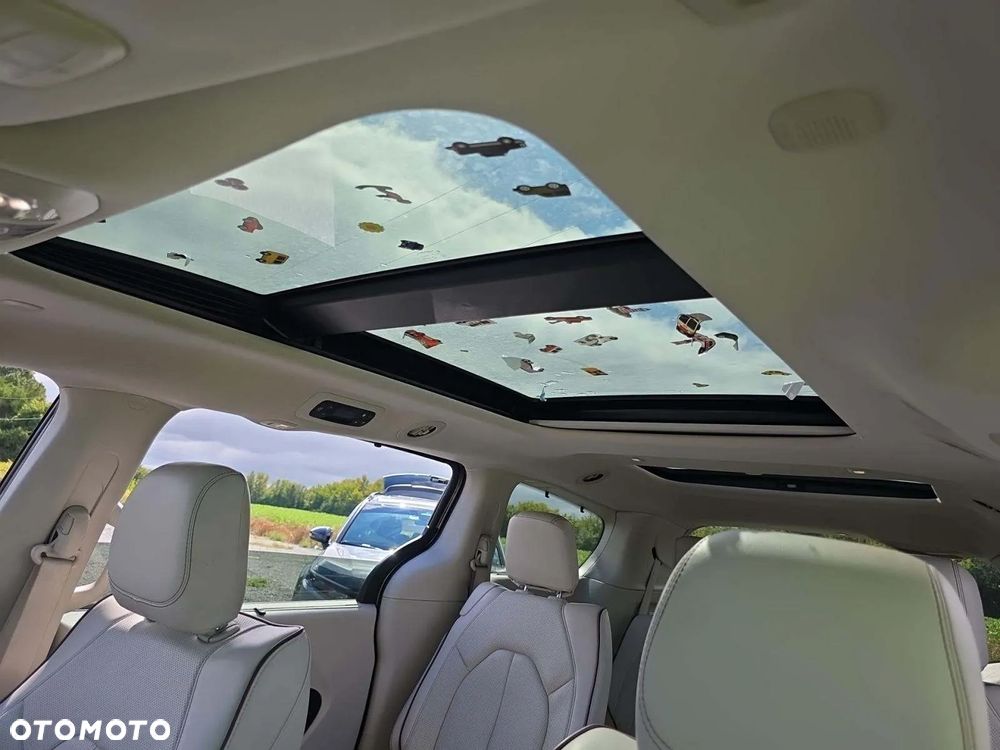 Chrysler Pacifica - 10