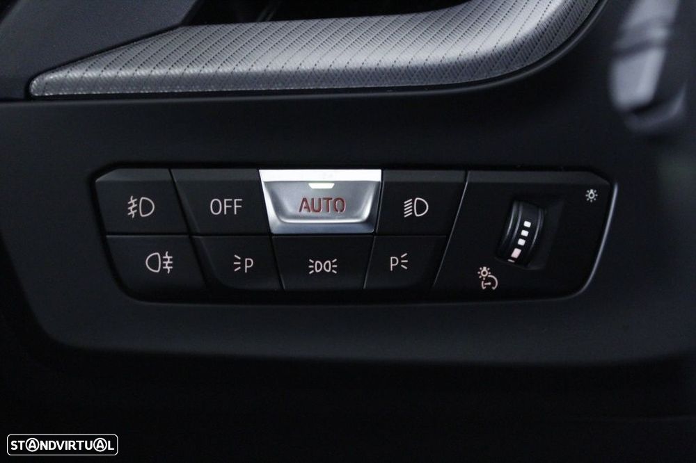 BMW 116 d Pack Desportivo M Auto - 28