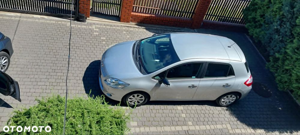 Toyota Auris 1.4 D-4D Terra EU5 - 6