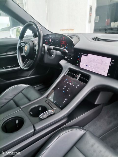 Porsche Taycan 4S - 16