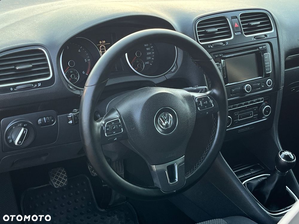 Volkswagen Golf 1.6 TDI DPF BlueMotion - 23
