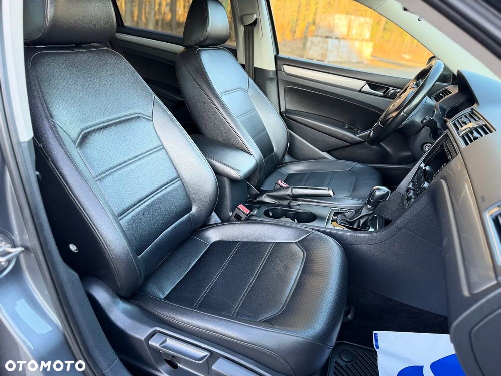 Volkswagen Passat - 33