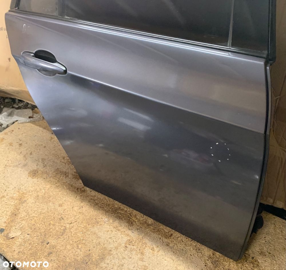 Drzwi prawy tył BMW seria 3 E91 A22 - 4