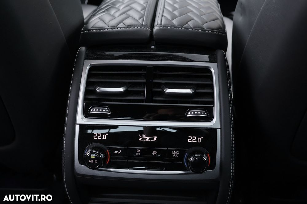 BMW Seria 7 745e - 13