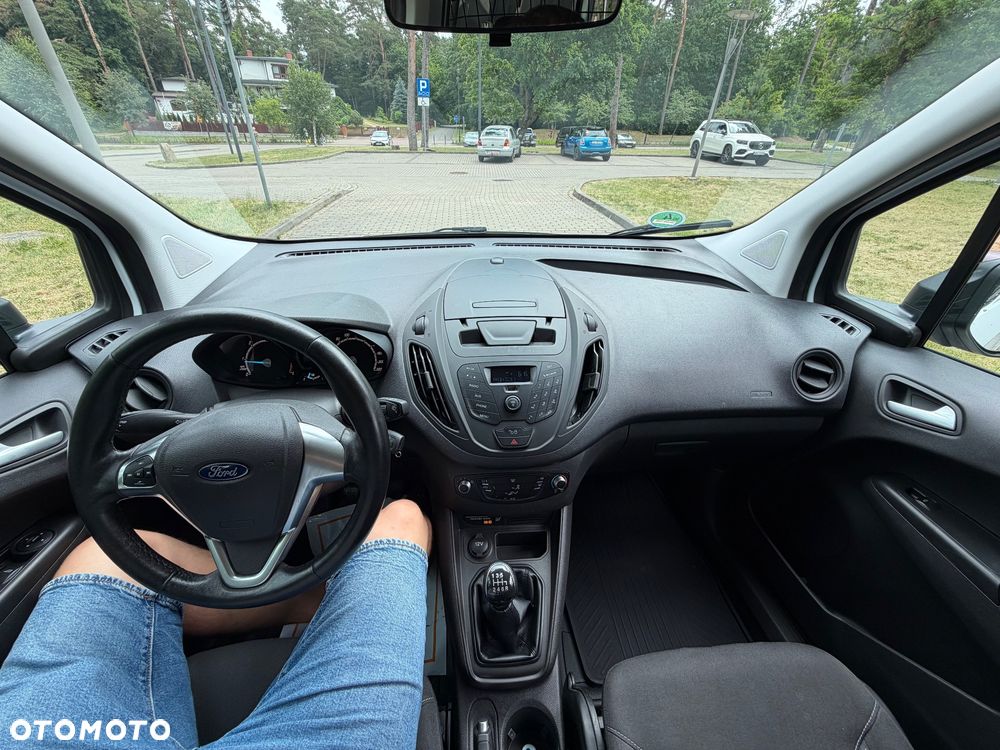 Ford Transit Courier - 25