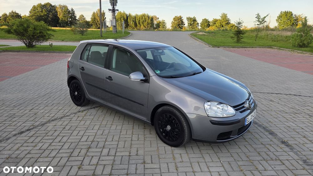 Volkswagen Golf - 1