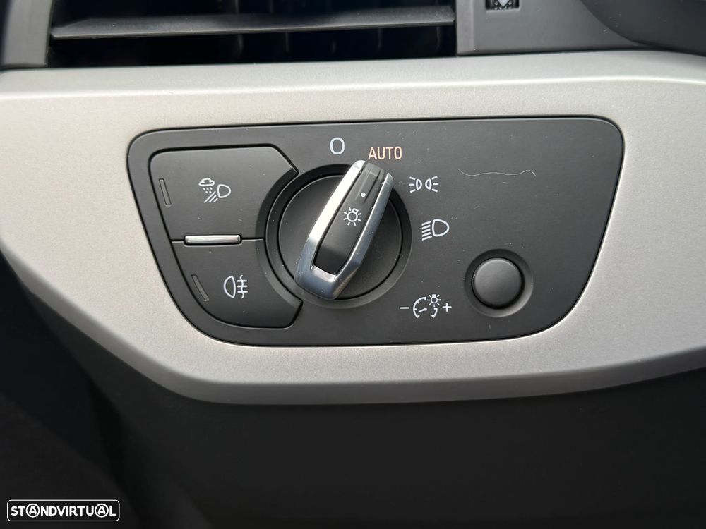 Audi A4 30 TDI S line S tronic - 27