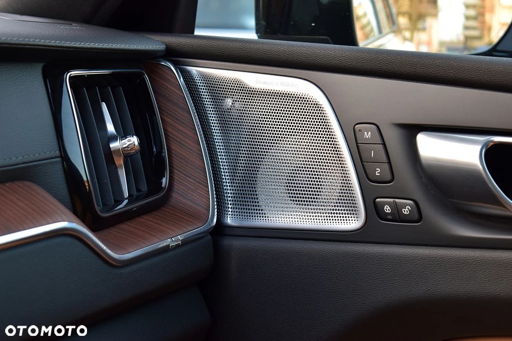 Volvo XC 60 T8 Plug-In Hybrid AWD Inscription Expression - 24