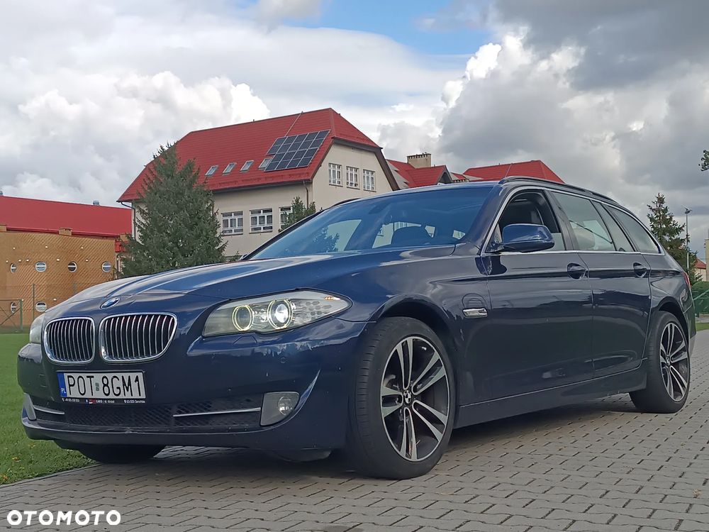 BMW Seria 5 520d Luxury Line - 9