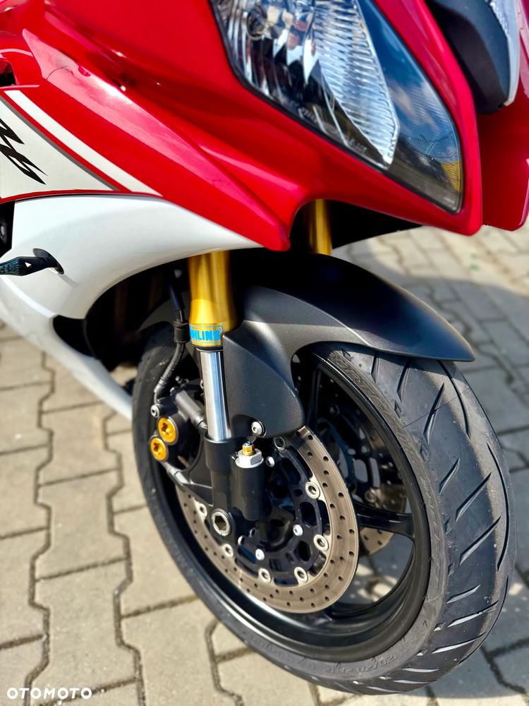 Yamaha R6 - 12