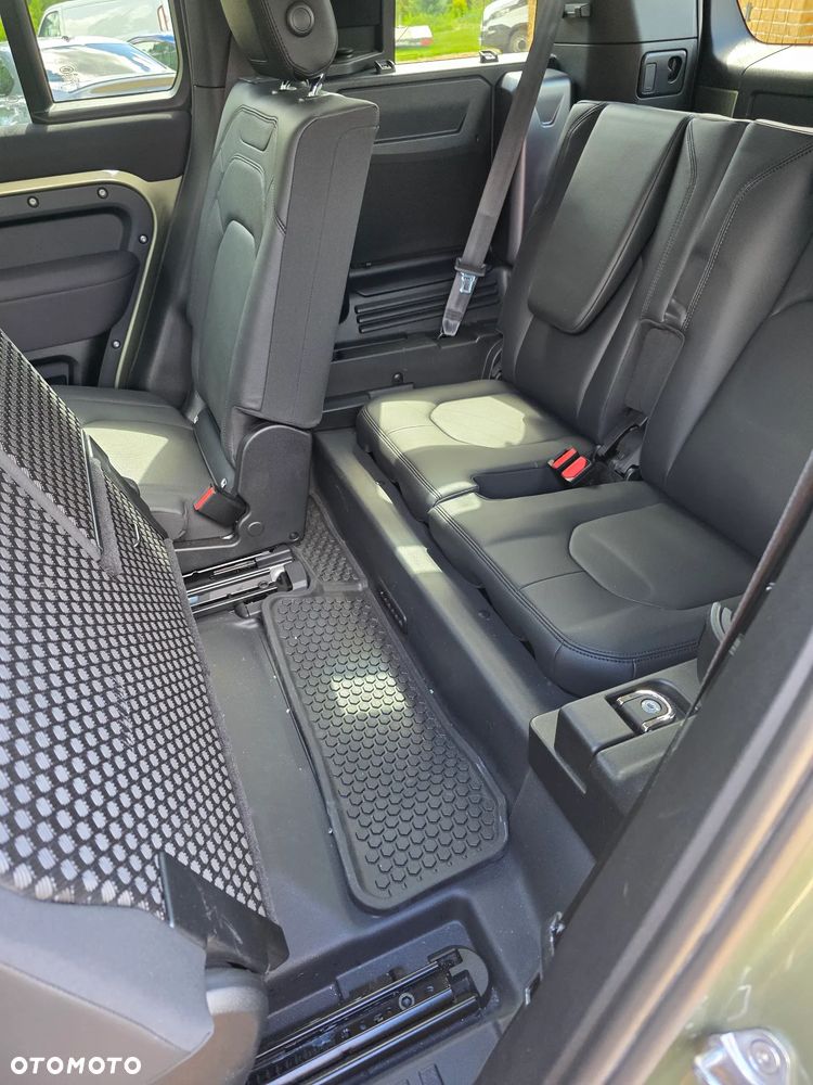 Land Rover Defender 3.0 P400 mHEV X-Dynamic SE - 22