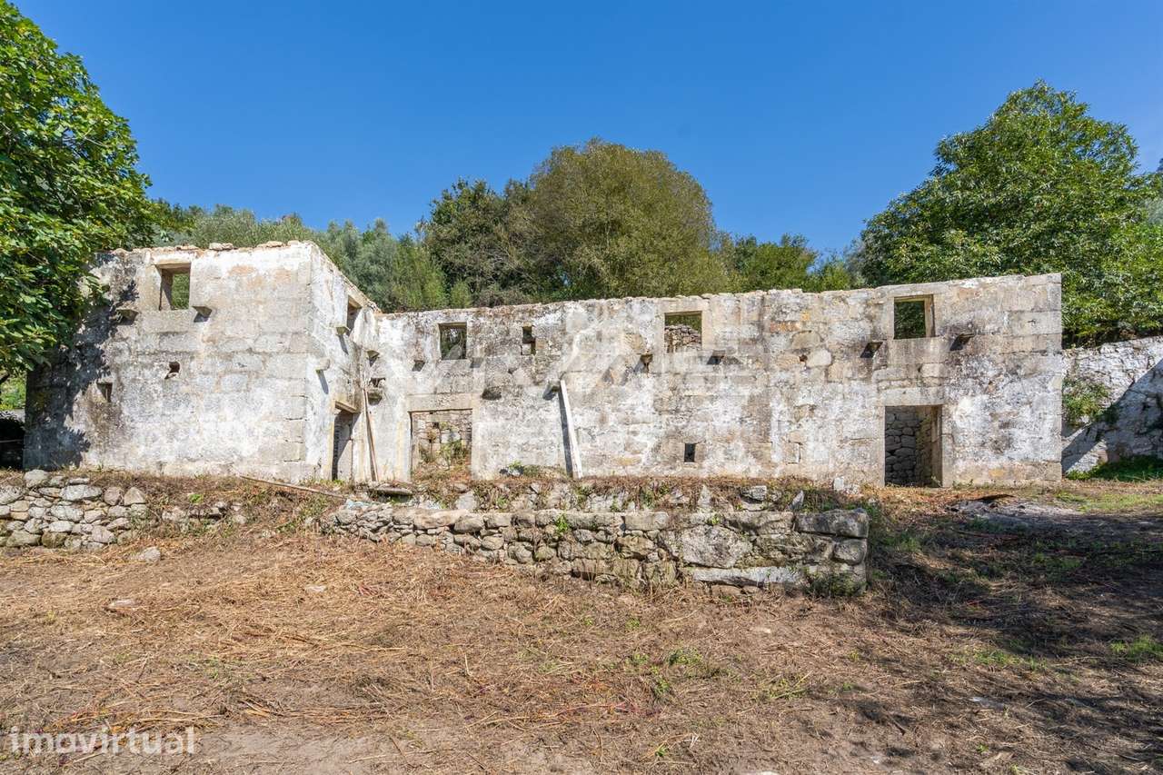 Moradia para Restaurar T0 Venda em Vade,Vila Verde - Grande imagem: 3/25
