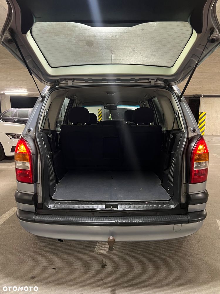 Opel Zafira - 16