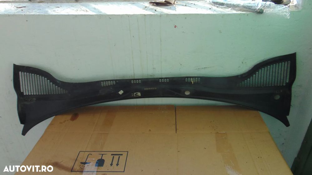 Grila stergatoare Skoda Rapid,an 2012 cod 5JB819415 - 3