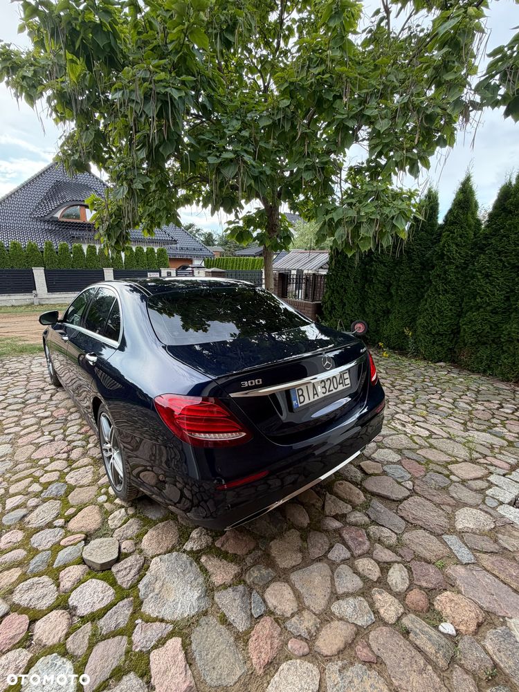 Mercedes-Benz Klasa E 300 9G-TRONIC - 10
