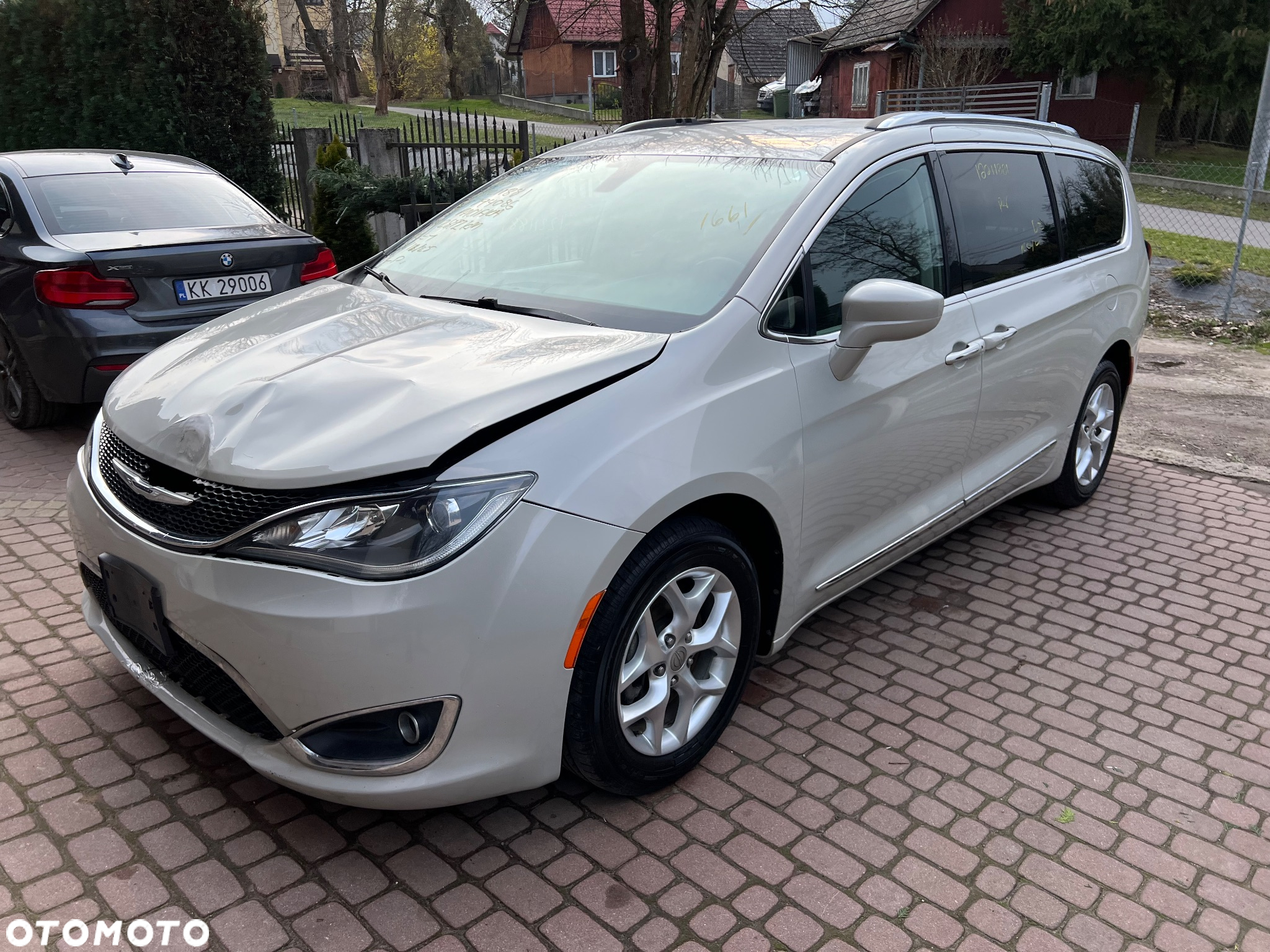 Chrysler Pacifica - 3