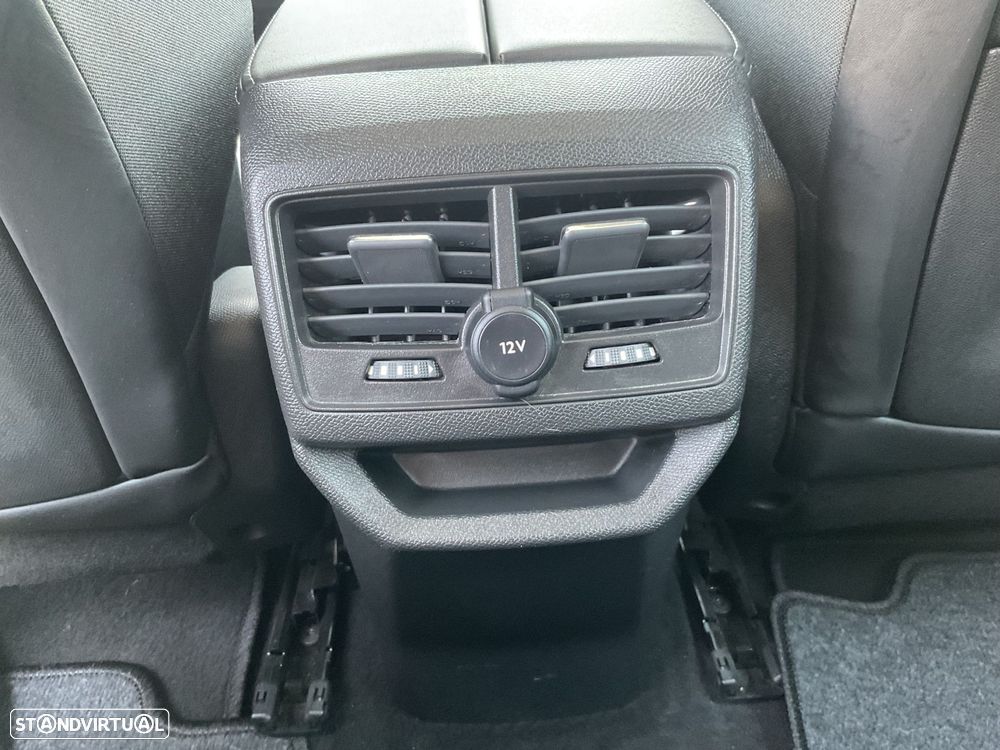 Peugeot 3008 1.6 Hybrid4 Allure e-EAT8 - 34