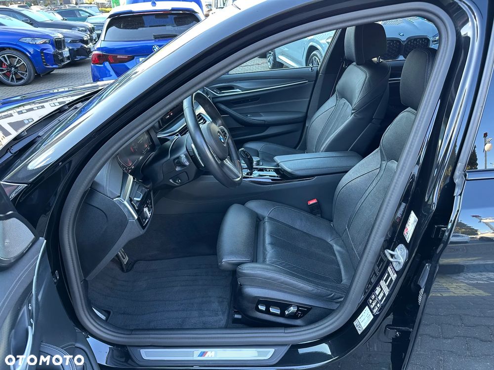 BMW Seria 5 530i xDrive mHEV M Sport sport - 7