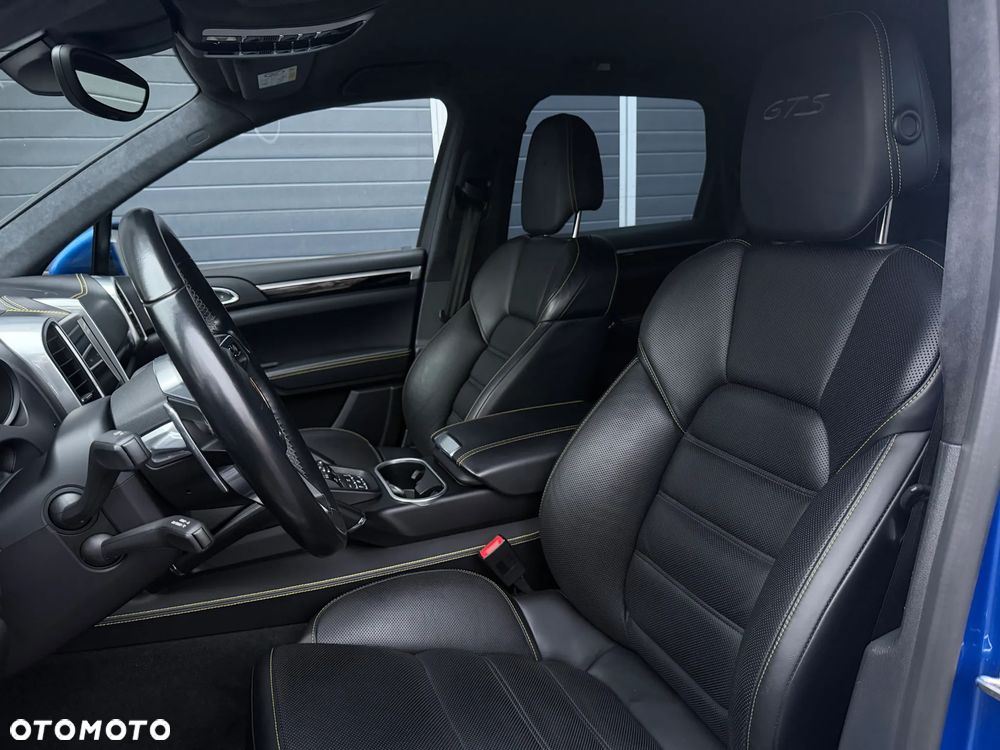 Porsche Cayenne - 9