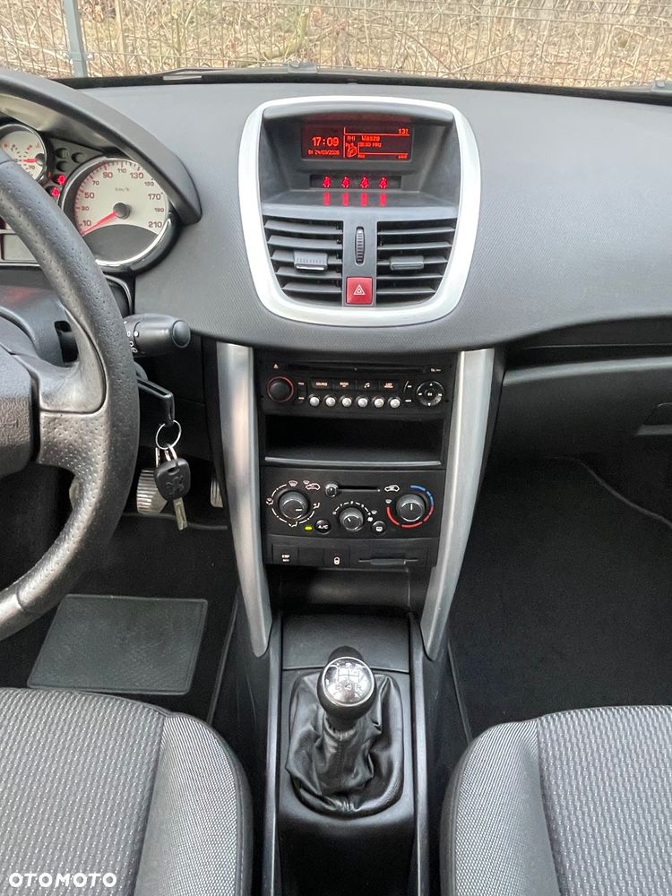 Peugeot 207 - 25