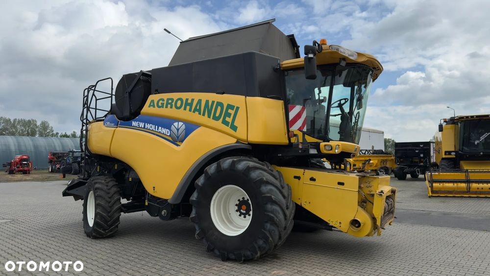 New Holland CR9080 - 2