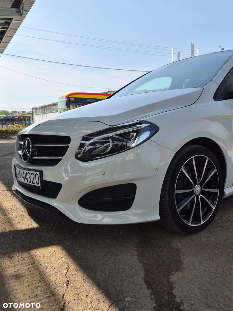 Mercedes-Benz Klasa B 180 UrbanStyle Edition - 13