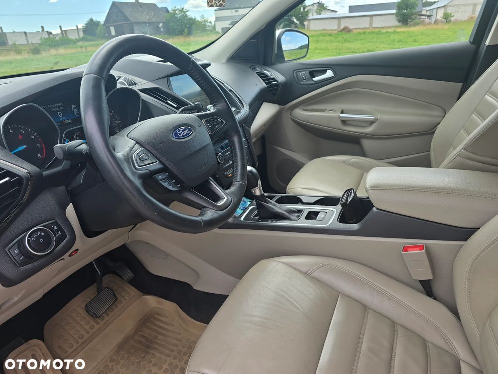 Ford Escape 2.0 EcoBoost AWD Titanium - 9