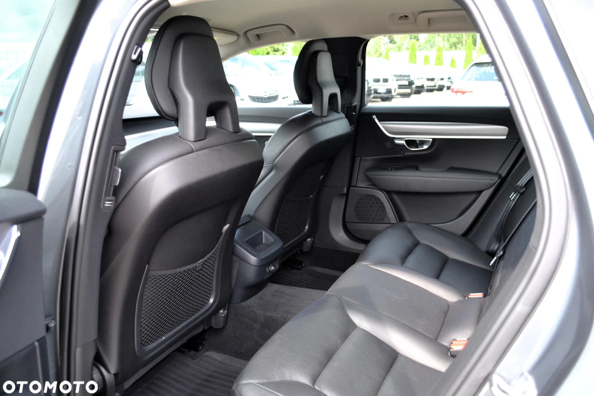 Volvo V90 D4 Geartronic Momentum - 11