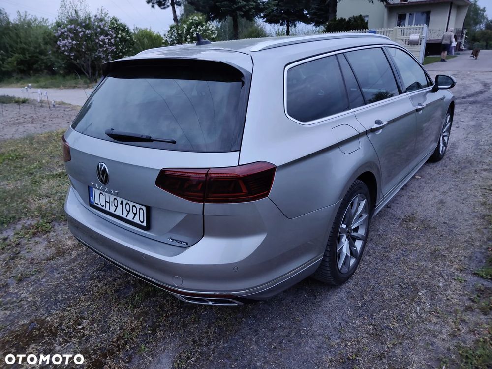 Volkswagen Passat Variant 2.0 TDI SCR DSG 4Motion Elegance - 11