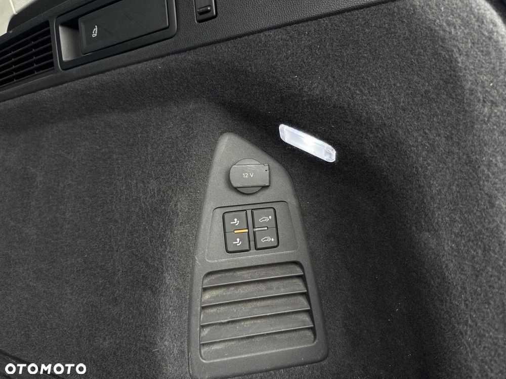 Volkswagen Touareg - 34