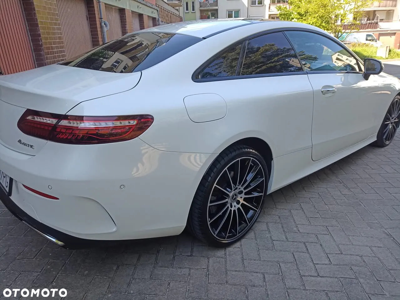 Mercedes-Benz Klasa E 220 d Coupe 4-Matic AMG - 4