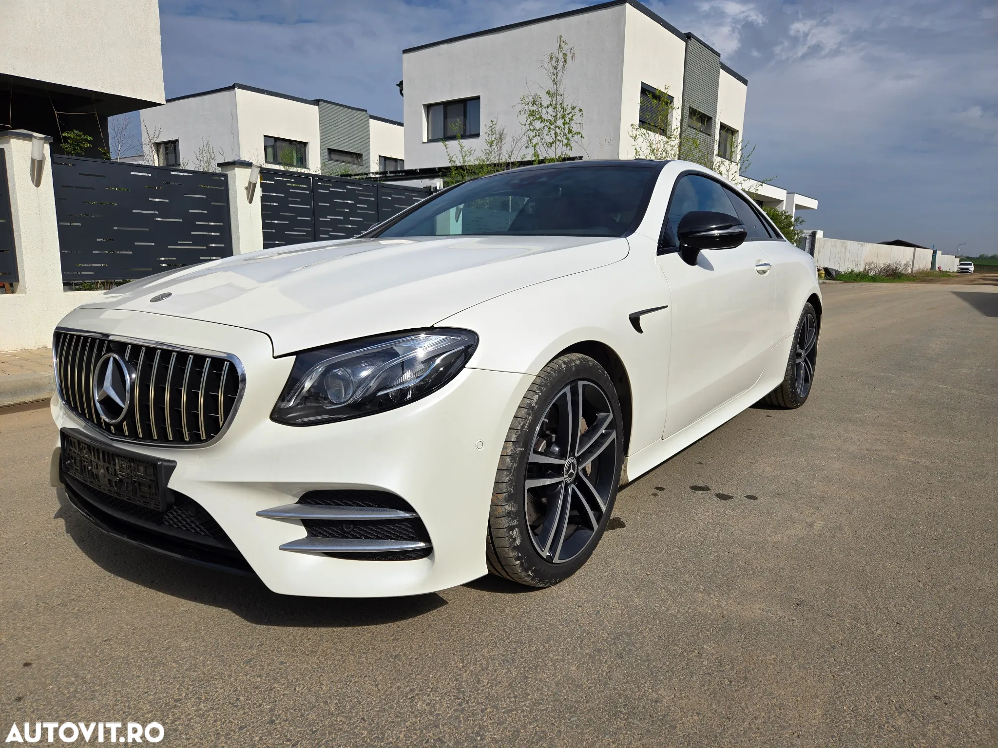 Mercedes-Benz E 350 Coupe 9G-TRONIC AMG Line - 2