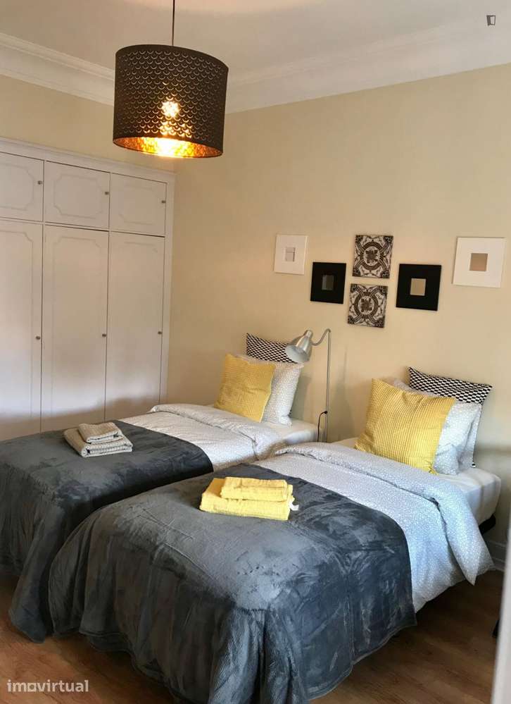 Quarto - localizado em Roma-Areeiro Lisbon - Grande imagem: 2/16