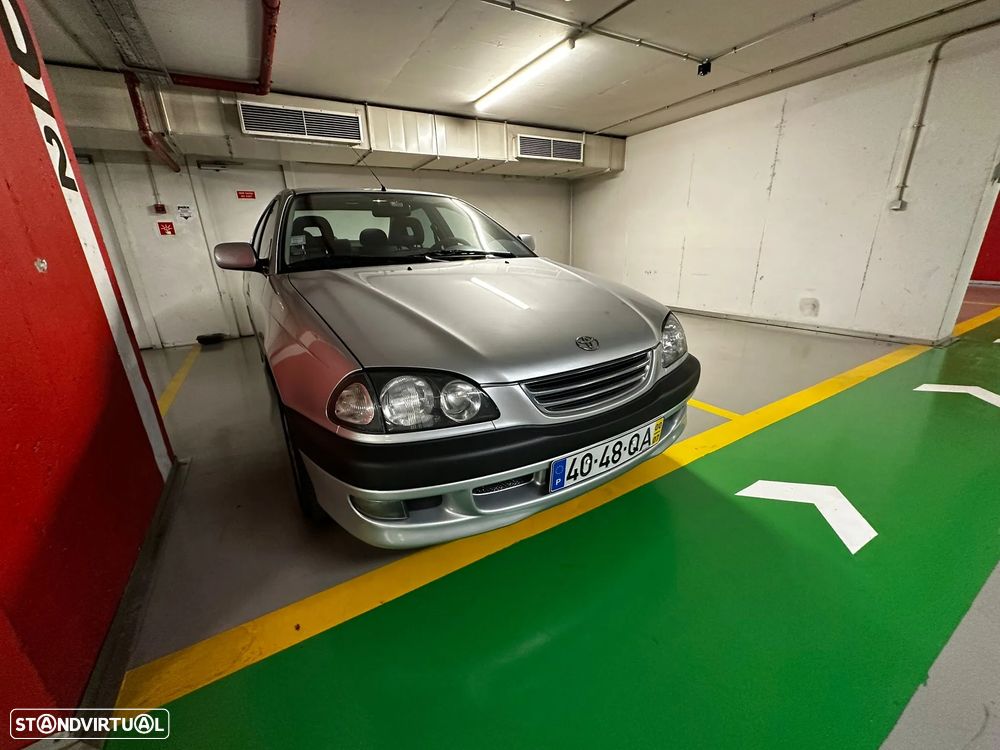 Toyota Avensis Sedan 1.6 Sol - 1