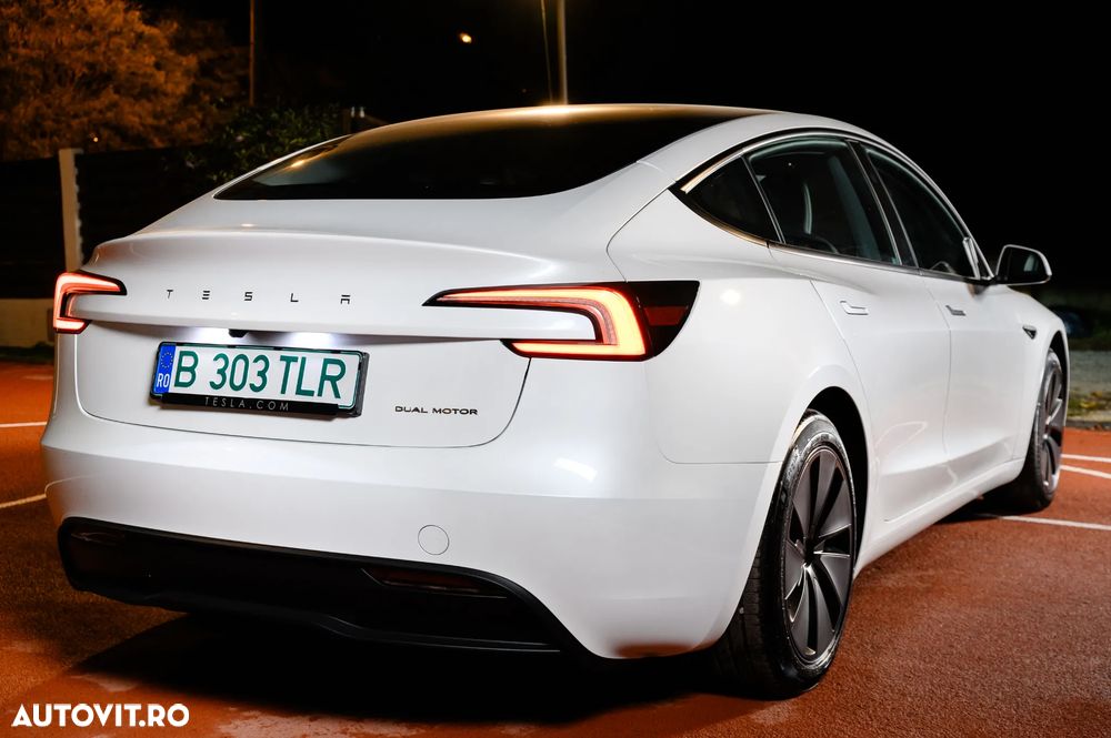 Tesla Model 3 - 5
