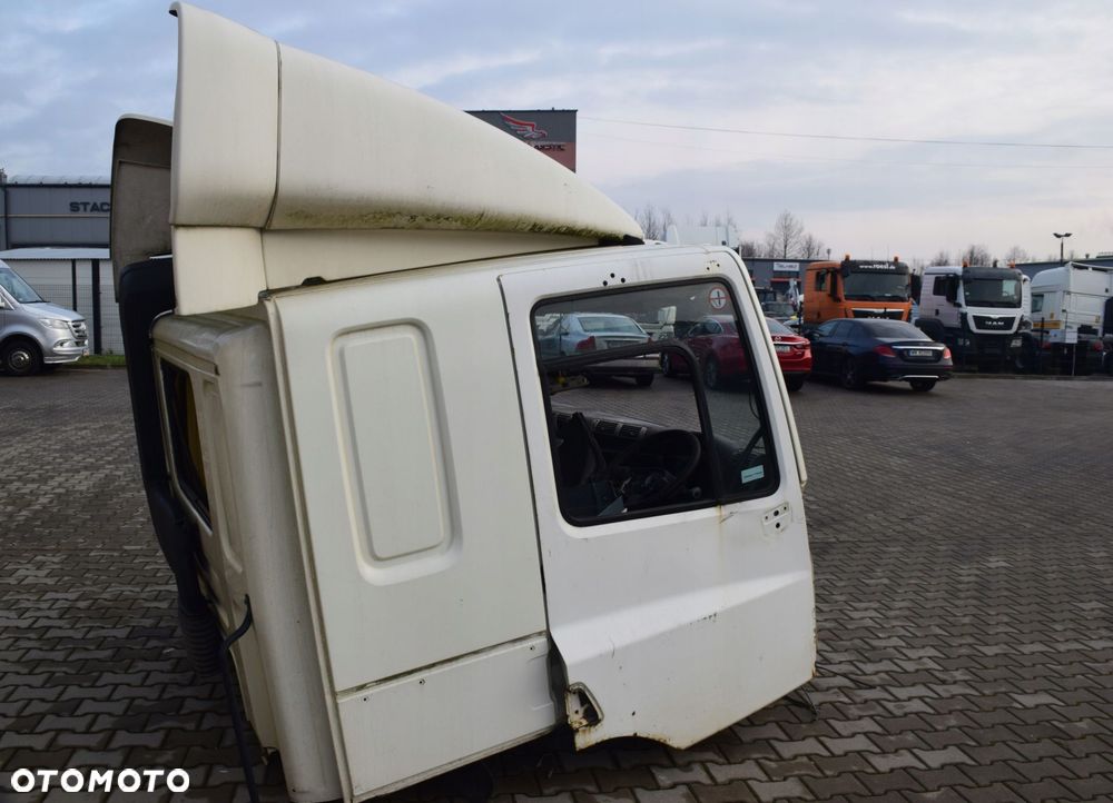SZKIELET KABINY WRAZ Z DRZWIAMI DAF CF - 5