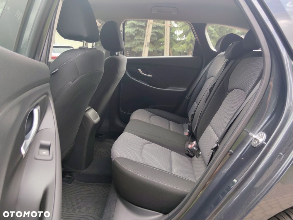 Hyundai i30 1.5 DPI Classic + - 8