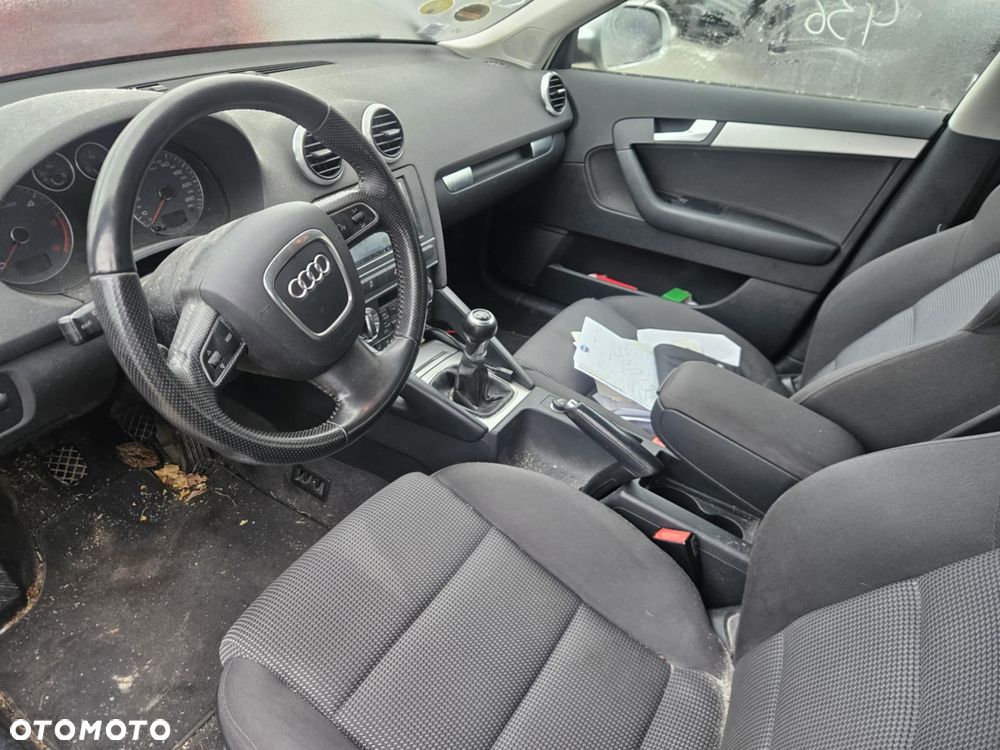 Audi A3 Sportback 2.0 TDI DPF Ambiente - 6