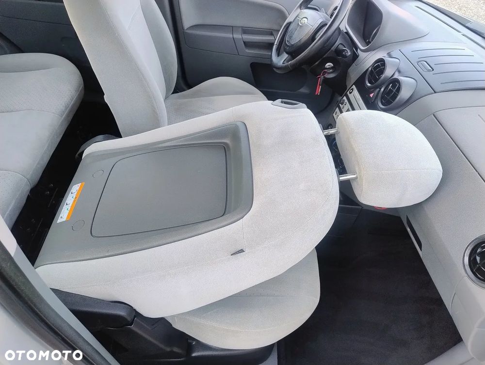 Ford Fusion 1.6 Fun - 11