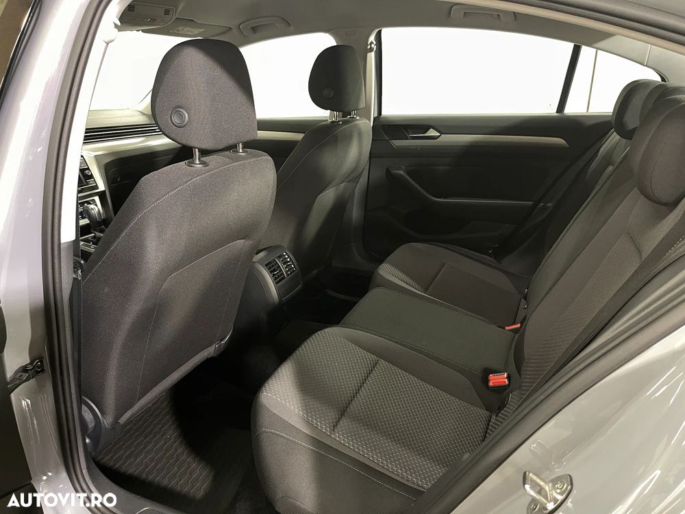 Volkswagen Passat 1.5 TSI ACT DSG Advance - 11